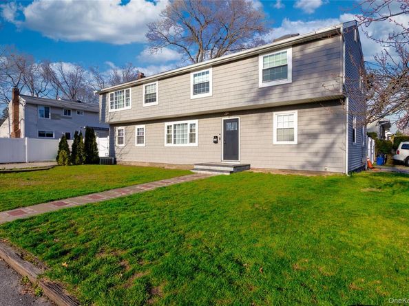 151 Cheltenham Road, West Babylon NY 11704