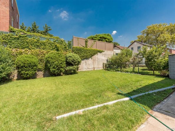 7107 Ditmars Boulevard, East Elmhurst NY 11370