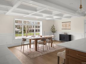 11 Edcris Lane, Huntington NY 11743