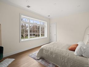 11 Edcris Lane, Huntington NY 11743