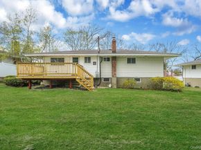 13 Bee Drive, Hauppauge NY 11788