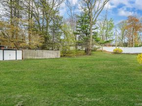 13 Bee Drive, Hauppauge NY 11788