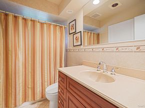 13 Bee Drive, Hauppauge NY 11788