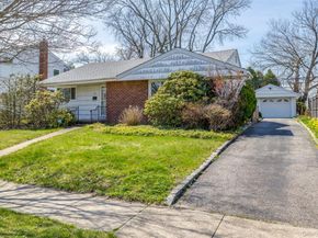 36 Seitz Drive, Bethpage NY 11714