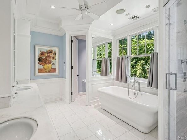 3 The Brae, Woodbury NY 11797