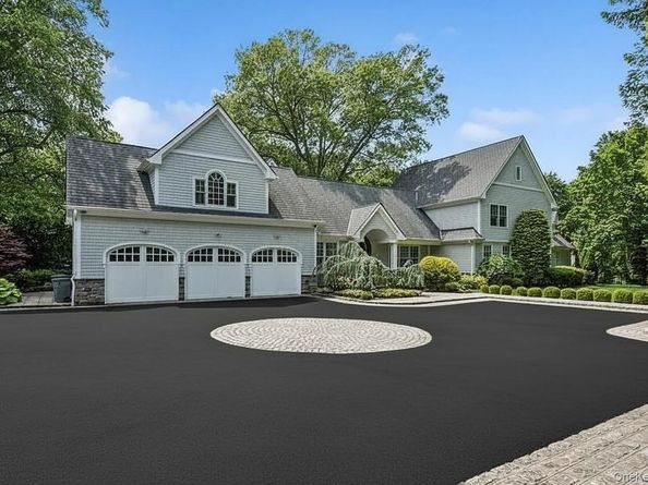 3 The Brae, Woodbury NY 11797