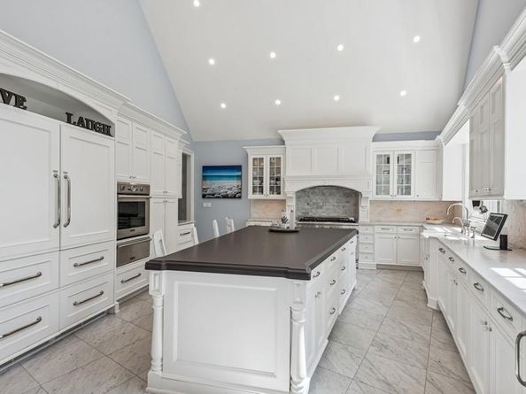 3 The Brae, Woodbury NY 11797