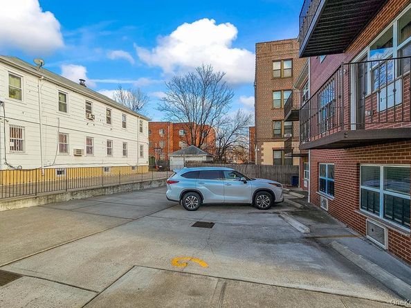 16001 Sanford Avenue, Flushing NY 11358