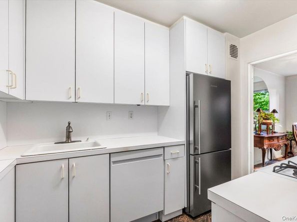 177 E Hartsdale Avenue 2Y, Hartsdale NY 10530