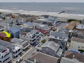28 New Hampshire Street, Long Beach NY 11561