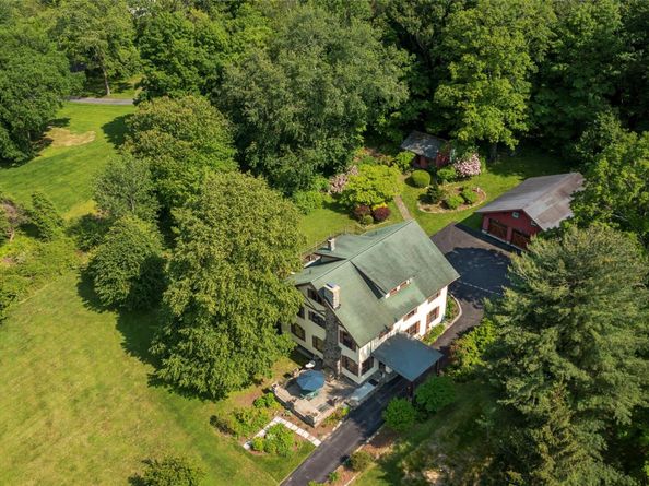 8 Elmer Galloway Road, Katonah NY 10536