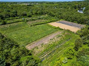 2706 Sound Avenue, Baiting Hollow NY 11933