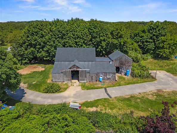 2706 Sound Avenue, Baiting Hollow NY 11933