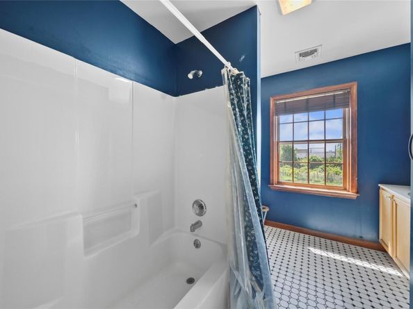 2706 Sound Avenue, Baiting Hollow NY 11933