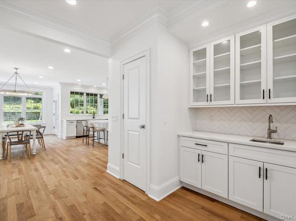 4 Locust Lane, Scarsdale NY 10583
