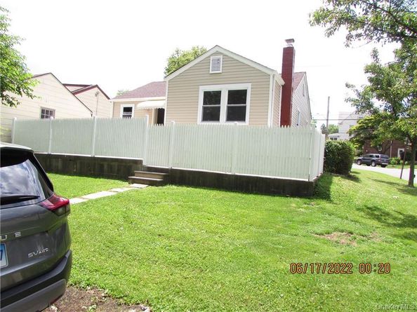 2 Leffingwell Place, New Rochelle NY 10801