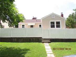2 Leffingwell Place, New Rochelle NY 10801