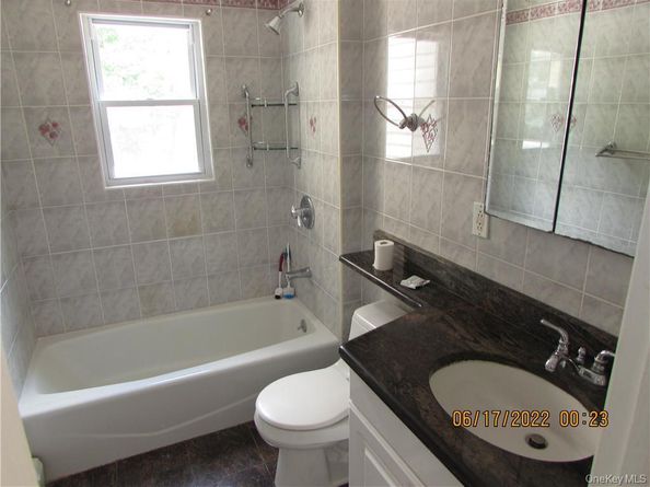 2 Leffingwell Place, New Rochelle NY 10801