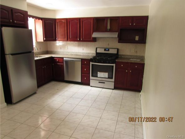 2 Leffingwell Place, New Rochelle NY 10801
