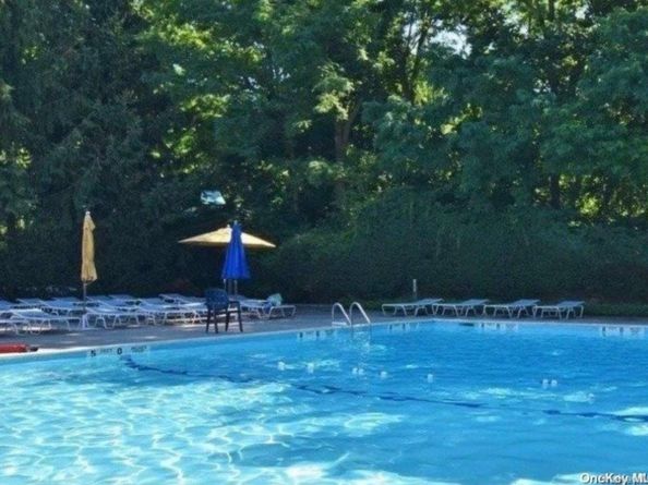 109 Glen Way, Syosset NY 11791