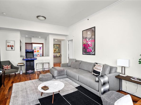 10 City Place 22G, White Plains NY 10601