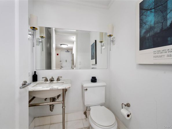10 City Place 22G, White Plains NY 10601