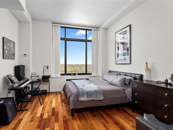 10 City Place 22G, White Plains NY 10601
