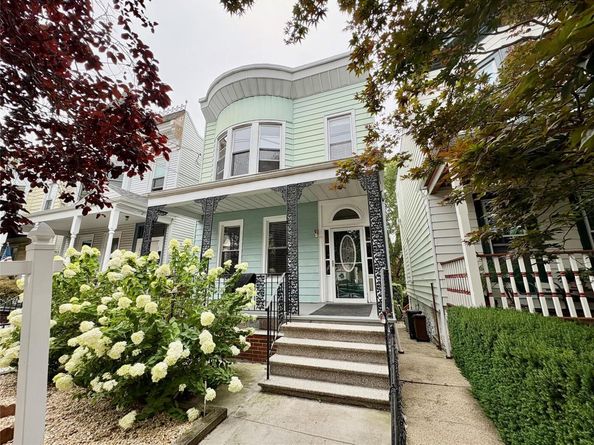 324 E 239th Street, Bronx NY 10470