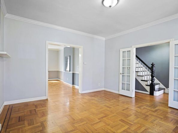 324 E 239th Street, Bronx NY 10470