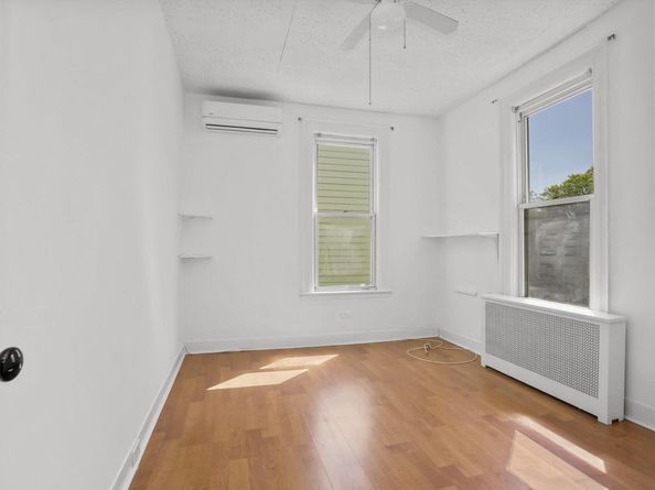 324 E 239th Street, Bronx NY 10470