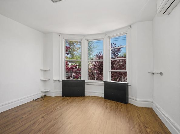 324 E 239th Street, Bronx NY 10470