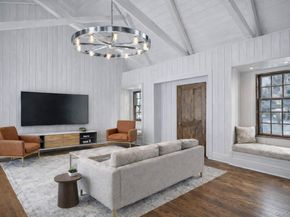 19 Quaquanantuck Lane, Quogue NY 11959