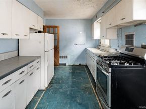 962 Pemart Avenue, Peekskill NY 10566