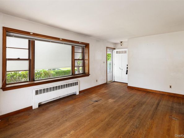 962 Pemart Avenue, Peekskill NY 10566