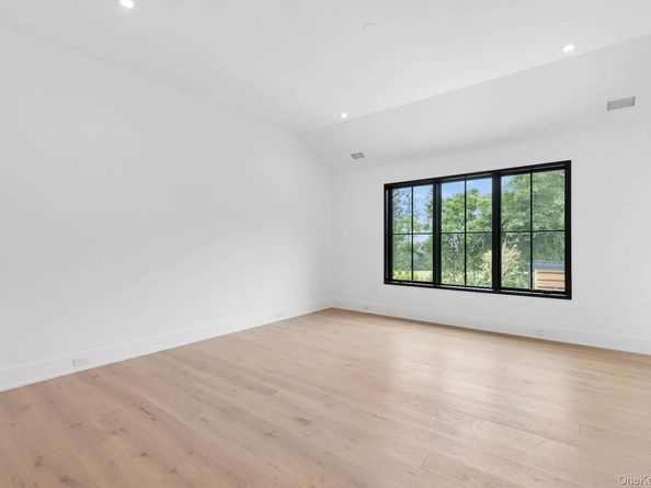 150 Edge Of Woods Road, Southampton NY 11968