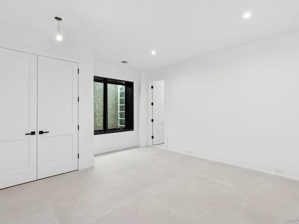 150 Edge Of Woods Road, Southampton NY 11968