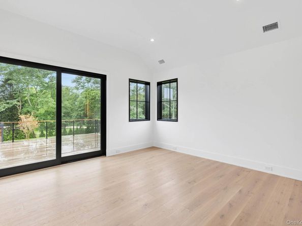 150 Edge Of Woods Road, Southampton NY 11968