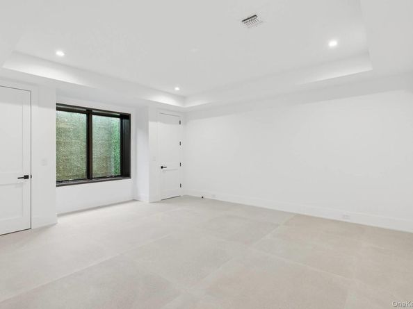 150 Edge Of Woods Road, Southampton NY 11968