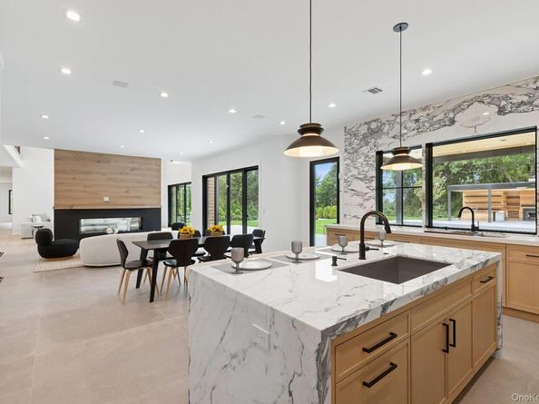 150 Edge Of Woods Road, Southampton NY 11968