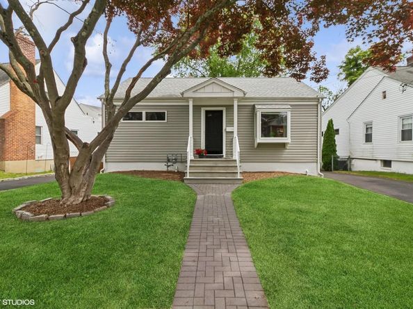 1325 Stoneybrook Avenue, Mamaroneck NY 10543