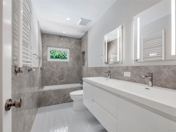 27 Meadowfield Lane, Glen Cove NY 11542