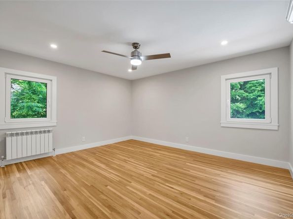 27 Meadowfield Lane, Glen Cove NY 11542