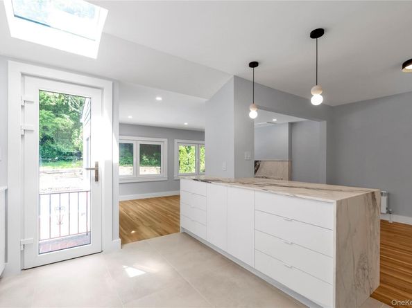 27 Meadowfield Lane, Glen Cove NY 11542