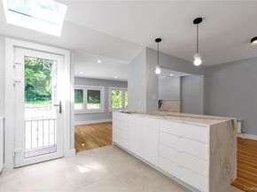 27 Meadowfield Lane, Glen Cove NY 11542