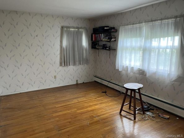 8 Bay Place, Huntington NY 11743