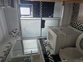 86 -70 Francis Lewis A55, Holliswood NY 11427