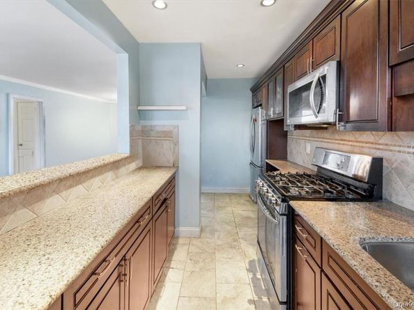 2 Soundview Avenue 2D, White Plains NY 10606