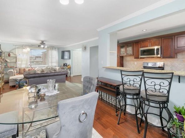 2 Soundview Avenue 2D, White Plains NY 10606