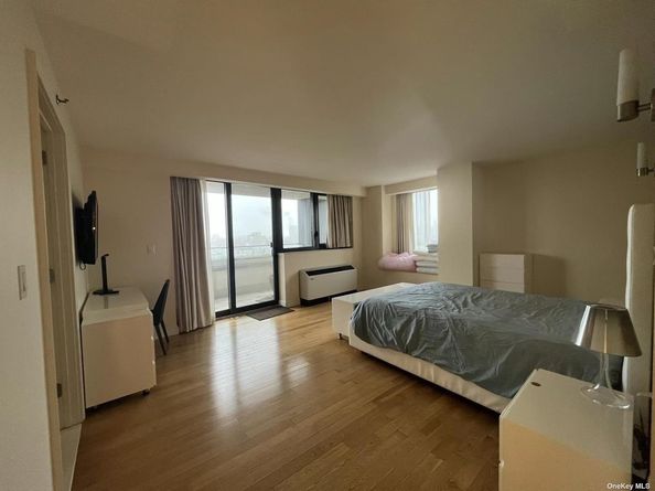 39-16 Prince Street 11A, Flushing NY 11354