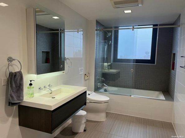 39-16 Prince Street 11A, Flushing NY 11354